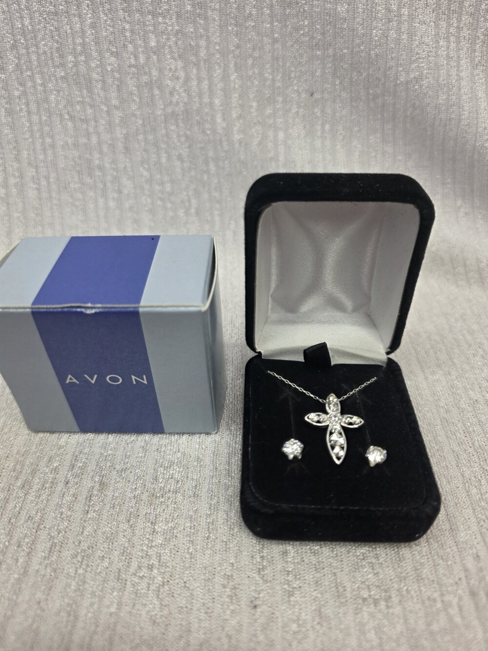 Avon Sterling Silver Cross Gift Set in Plush Box  Necklace & Earrings, CZs,  NEW